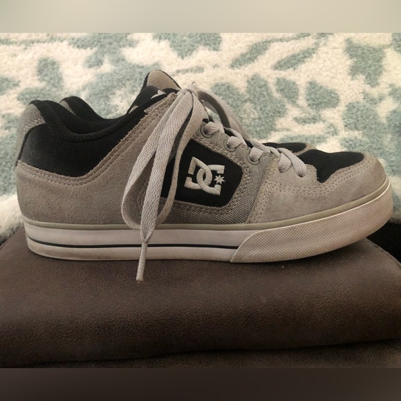 DC mens Pure XE shoes. Size 6.5. - Picture 2 of 3